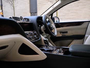 Used Bentley Bentayga 2026 for sale - 79697589: Photo