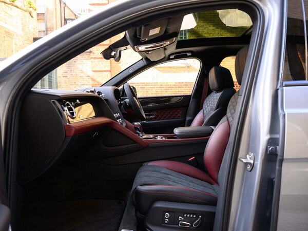 Used Bentley Bentayga 2022 for sale - 76231045: Photo 2