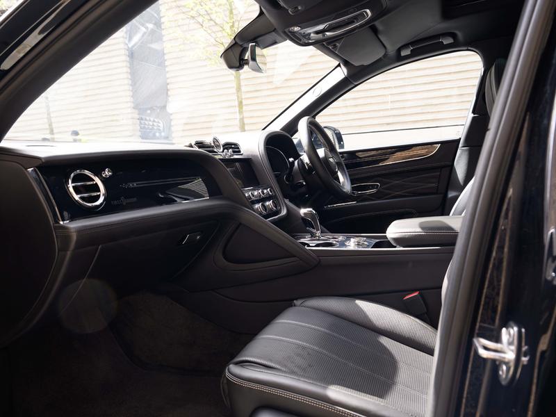 Used Bentley Bentayga 2023 for sale - 78095079: Photo 2