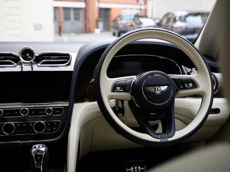Used Bentley Bentayga 2025 for sale - 77427186: Photo 12