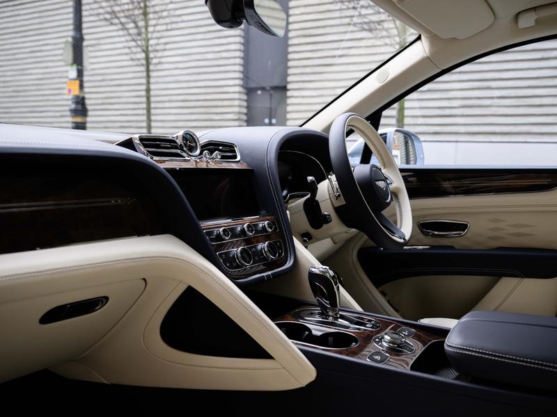 Used Bentley Bentayga 2025 for sale - 77427186: Photo 2