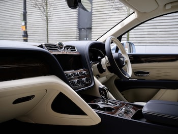Used Bentley Bentayga 2025 for sale - 78592995: Photo