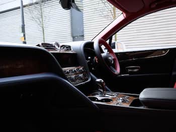 Used Bentley Bentayga 2026 for sale - 79725533: Photo