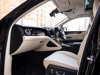 Used Bentley Bentayga 2025 for sale - 76036276: Photo