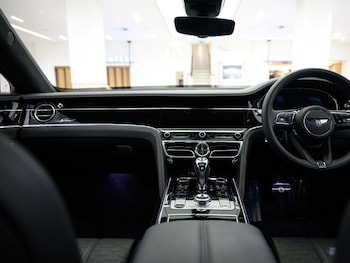 Used Bentley Flying Spur 2025 for sale - 76776800: Photo