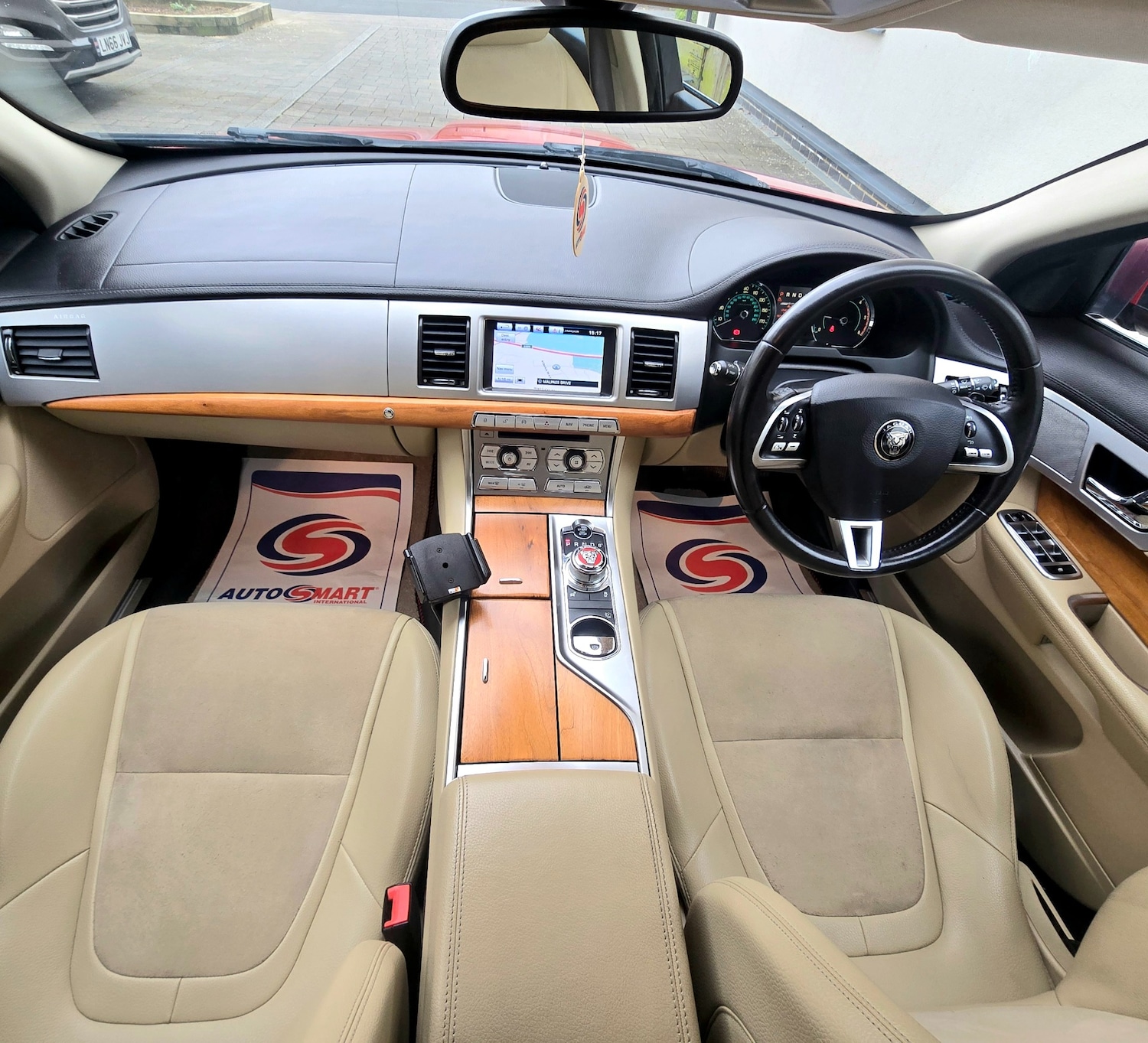 Used Jaguar XF 2013 for sale - 78134923: Photo 28