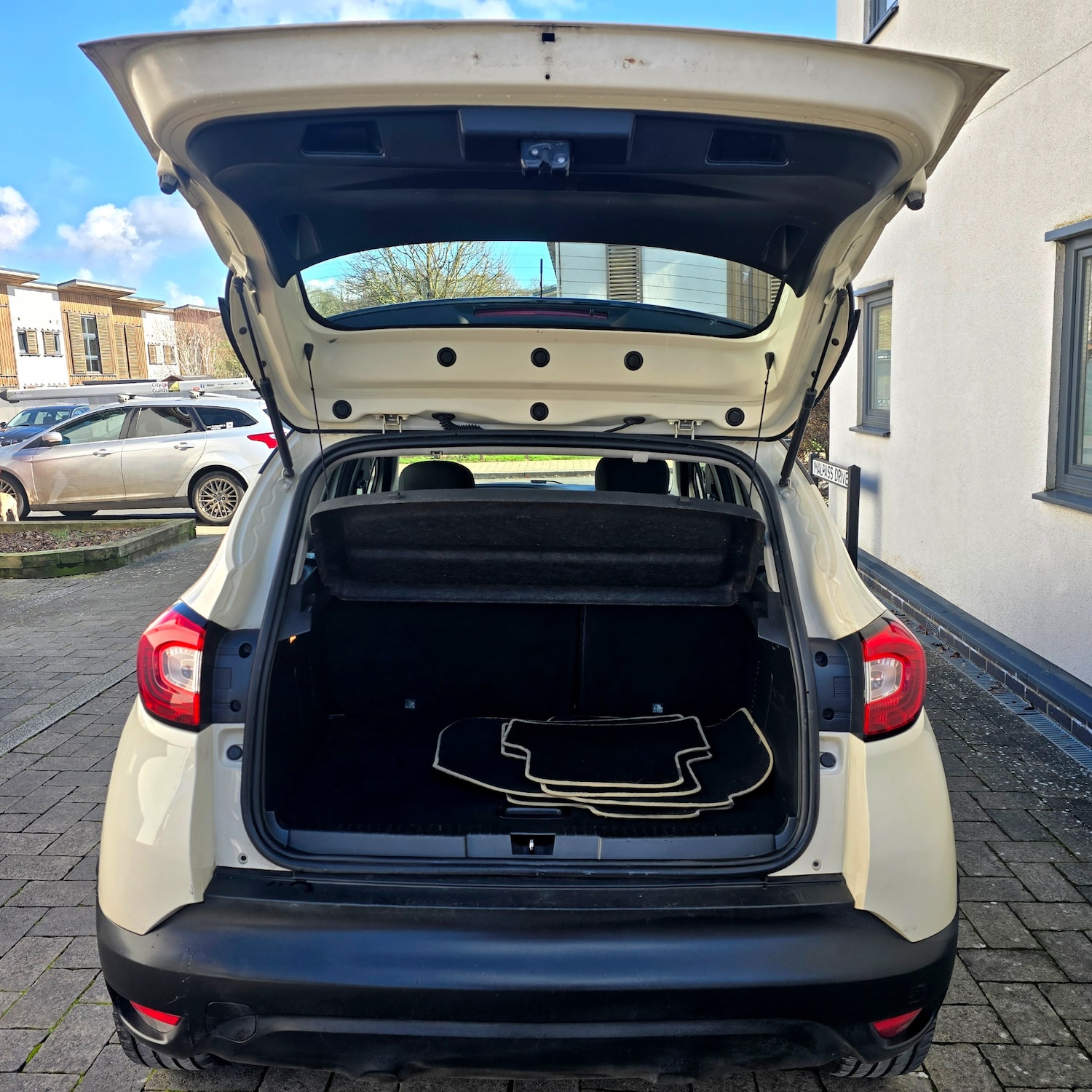 Used Renault Captur 2014 for sale - 77736249: Photo 10