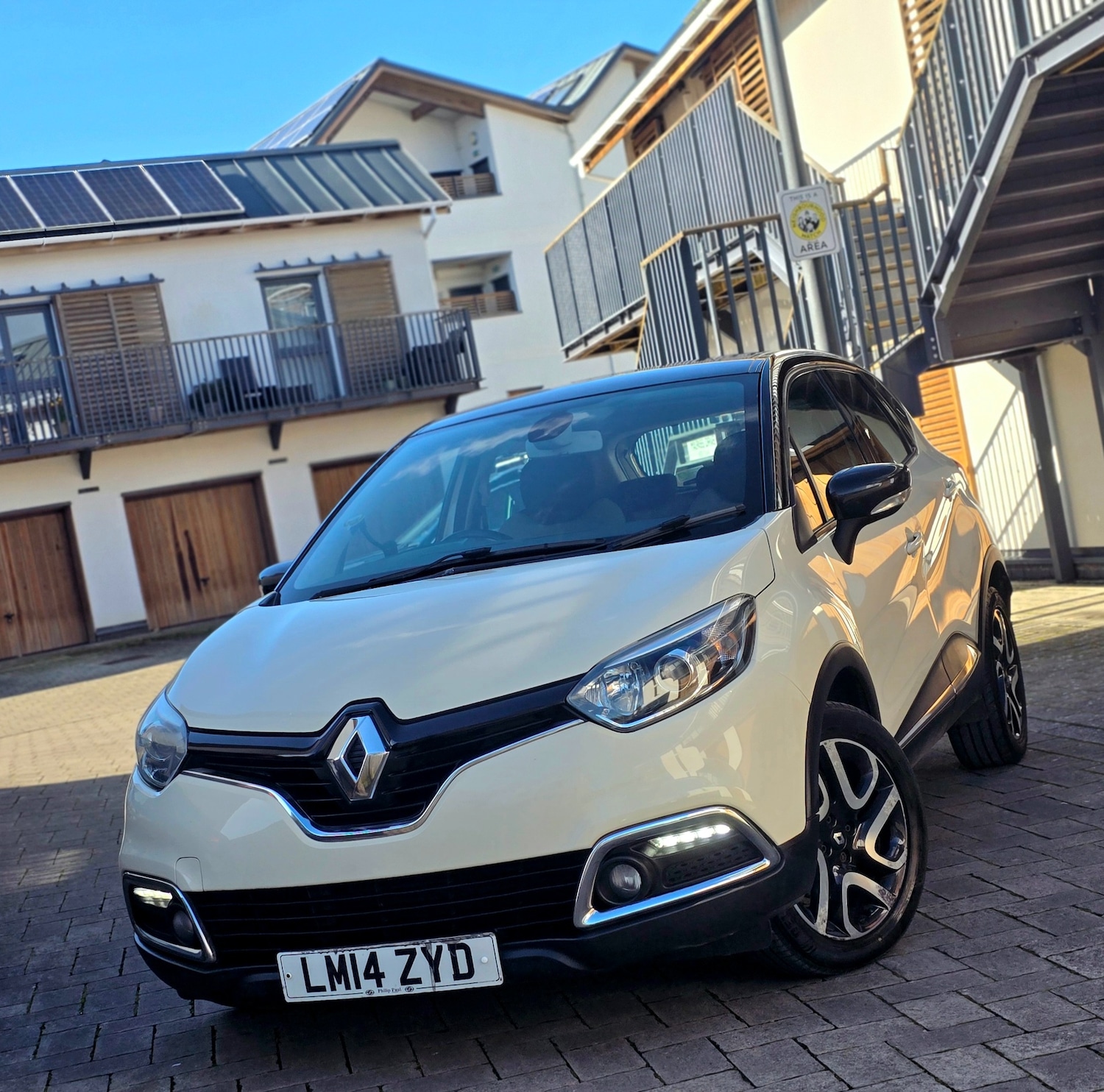 Used Renault Captur 2014 for sale - 77736249: Photo 2
