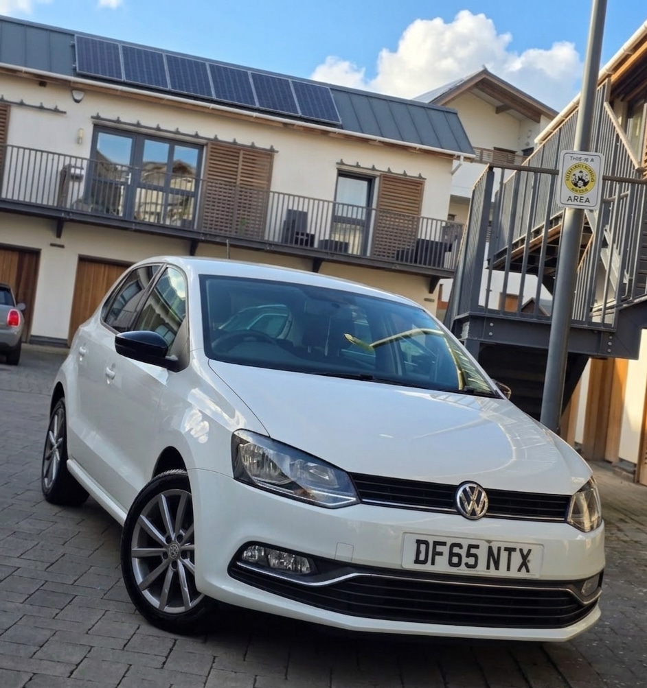 Used Volkswagen Polo 2015 for sale - 78213929: Photo 1