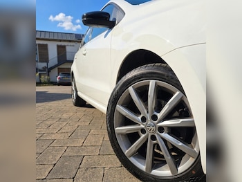 Used Volkswagen Polo 2015 for sale - 78213929: Photo