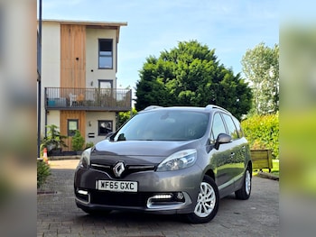 Used Renault Grand Scenic 2015 for sale - 78937038: Photo