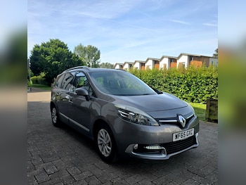 Used Renault Grand Scenic 2015 for sale - 78937038: Photo