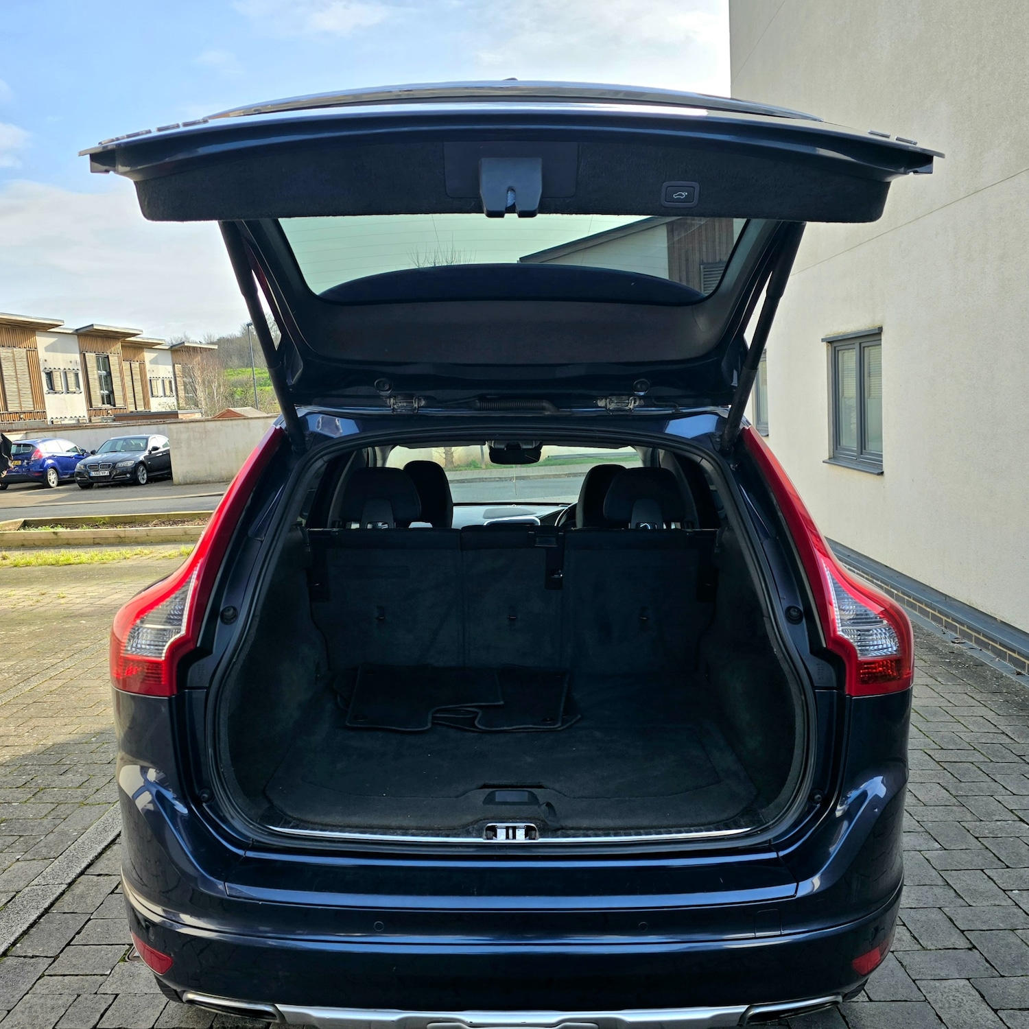 Used Volvo XC60 2014 for sale - 78025721: Photo 10