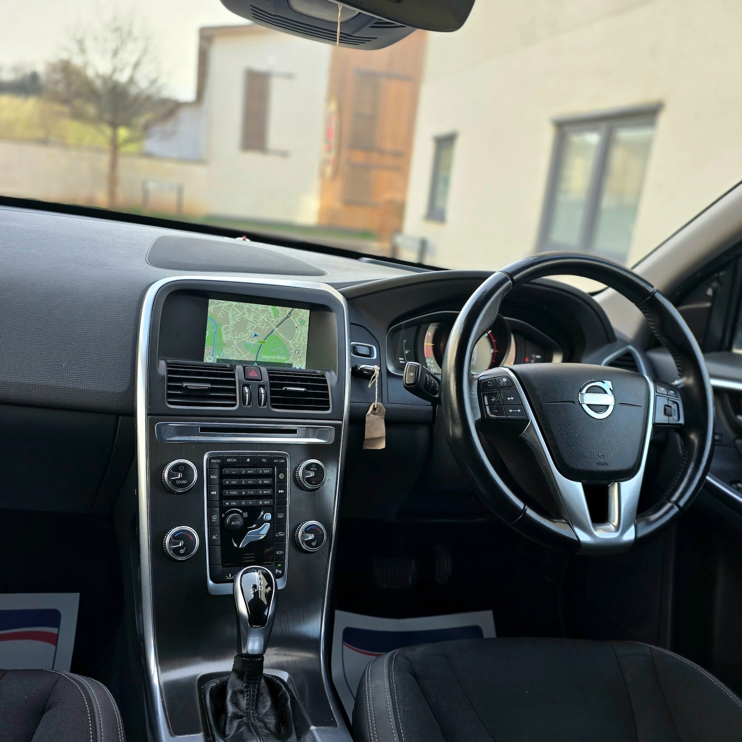 Used Volvo XC60 2014 for sale - 77729860: Photo 15