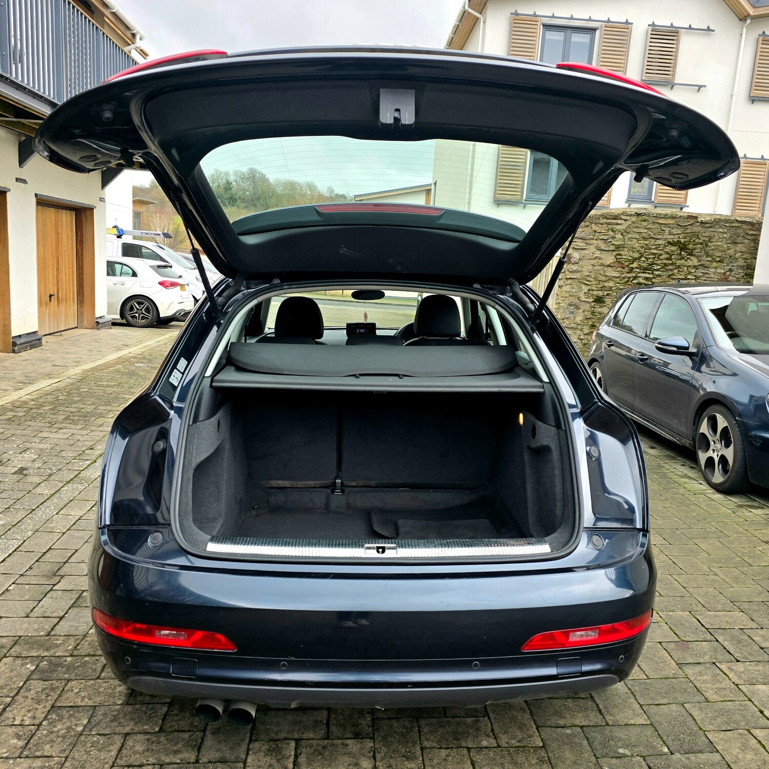 Used Audi Q3 2012 for sale - 77340600: Photo 10