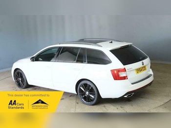 Used Skoda Octavia 2015 for sale - 76397915: Photo