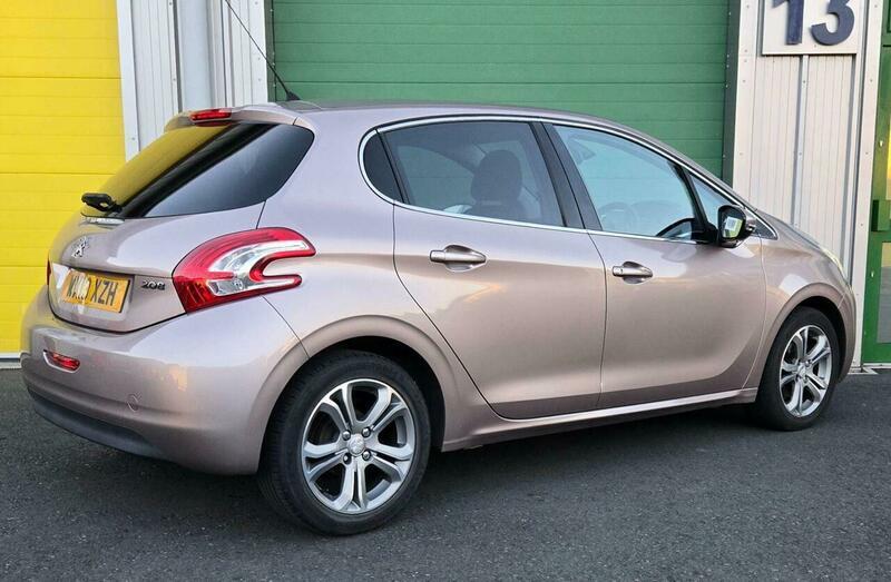 Used Peugeot 208 2013 for sale - 76398218: Photo 16