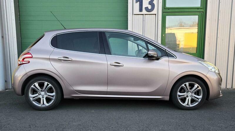 Used Peugeot 208 2013 for sale - 76398218: Photo 4