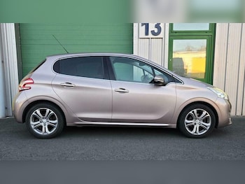 Used Peugeot 208 2013 for sale - 76398218: Photo