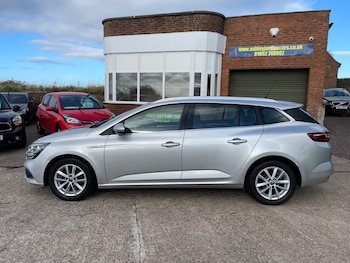 Used Renault Megane 2017 for sale - 79323485: Photo