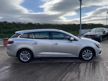 Used Renault Megane 2017 for sale - 79323485: Photo