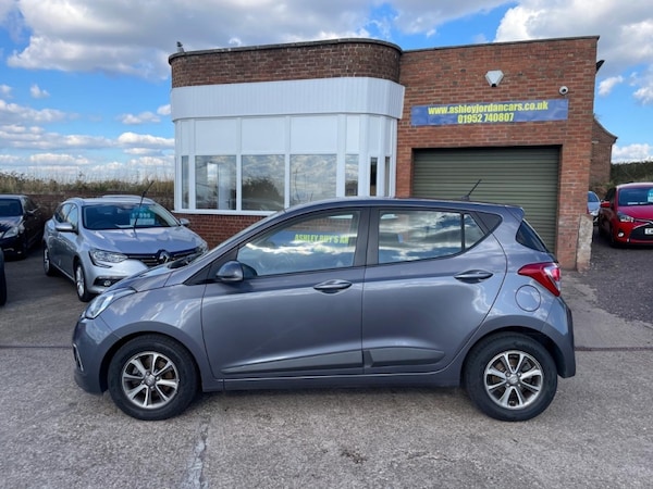 Used Hyundai i10 2015 for sale - 75572880: Photo 2
