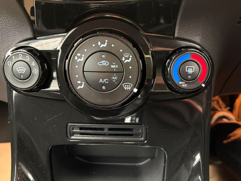 Used Ford Fiesta 2015 for sale - 77187673: Photo 21