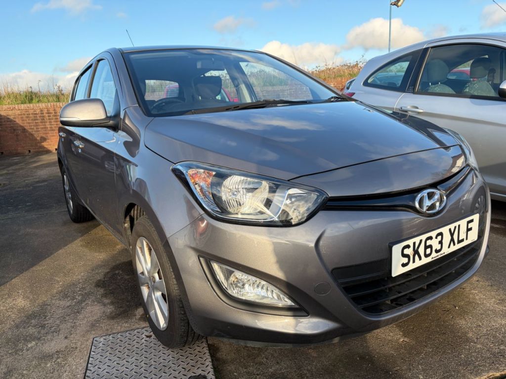 Used Hyundai i20 2013 for sale - 77013924: Photo 2