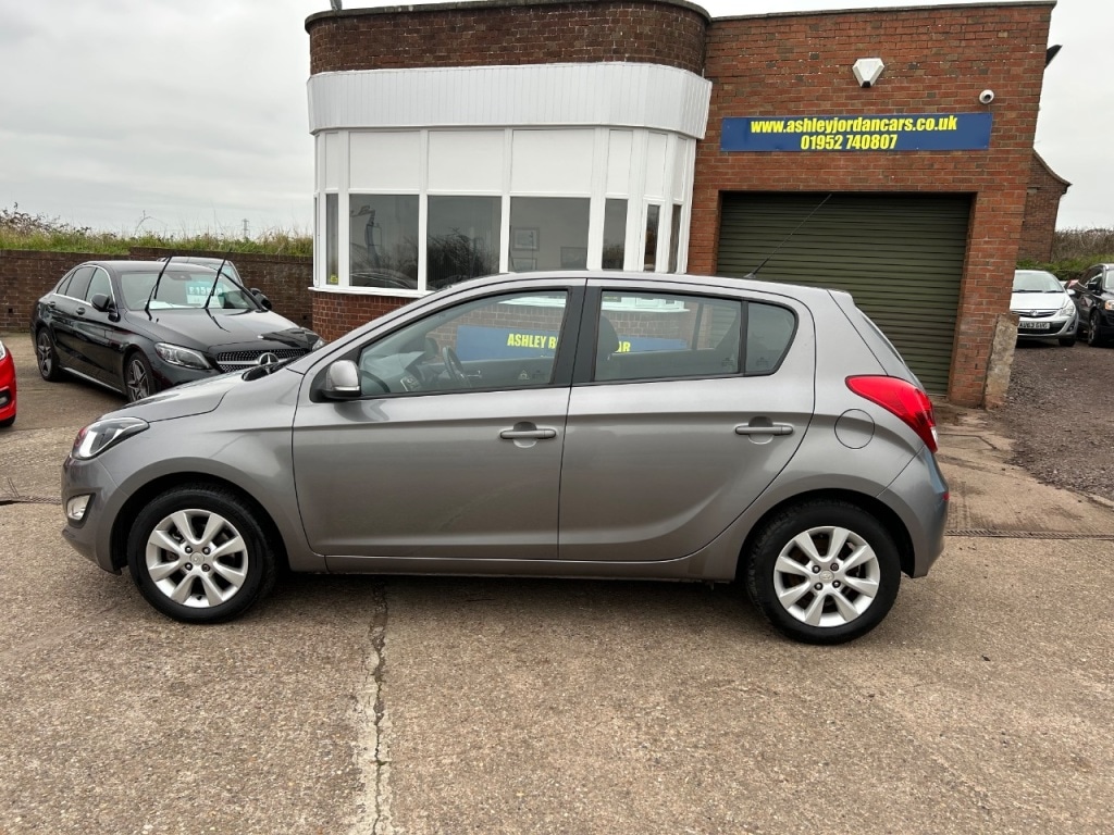 Used Hyundai i20 2013 for sale - 77287259: Photo 2