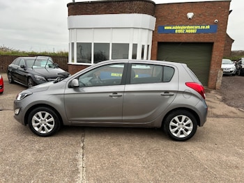 Used Hyundai i20 2013 for sale - 77287259: Photo