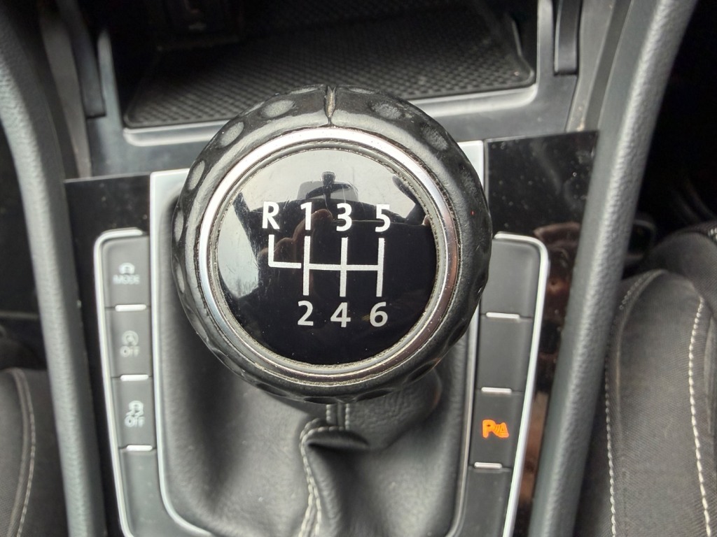 Used Volkswagen Golf 2018 for sale - 77482324: Photo 30