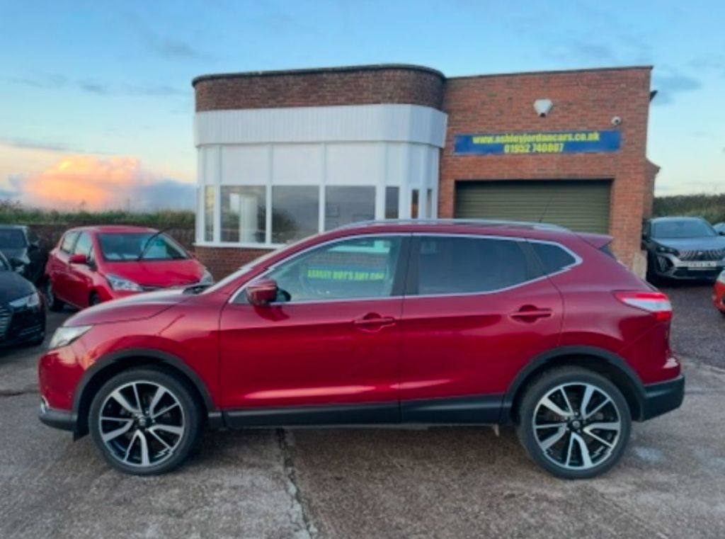 Used Nissan Qashqai 2014 for sale - 76375803: Photo 2