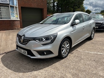 Used Renault Megane 2017 for sale - 75287385: Photo
