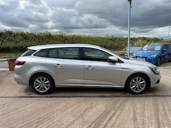 Used Renault Megane 2017 for sale - 75287385: Photo