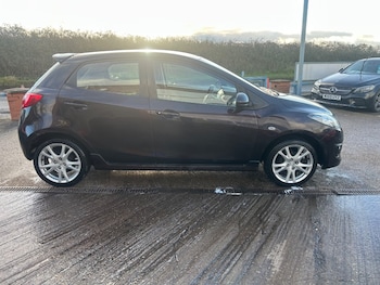 Used Mazda Mazda2 2010 for sale - 76546039: Photo