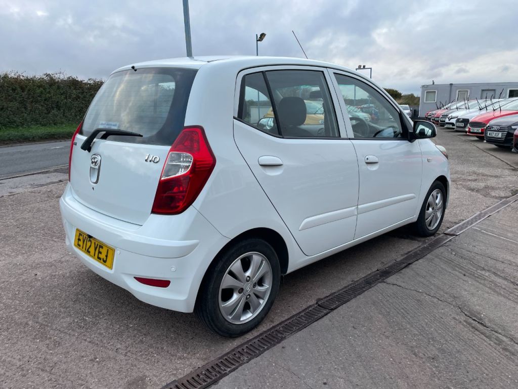 Used Hyundai i10 2012 for sale - 76453747: Photo 9