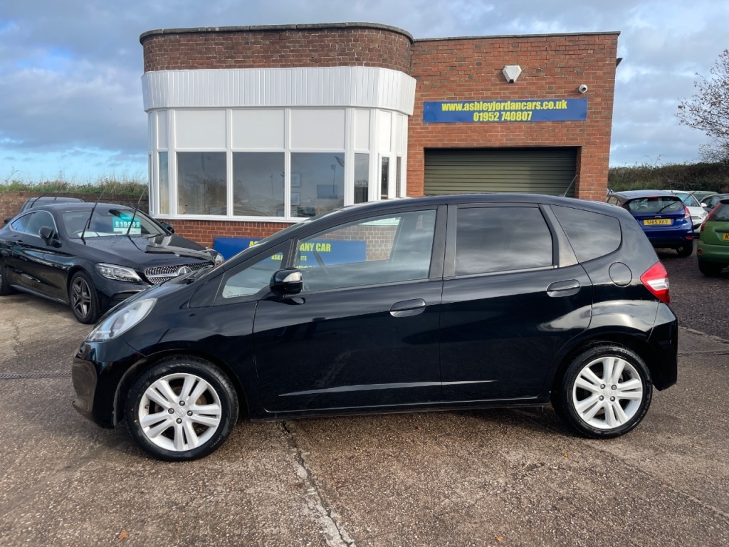 Used Honda Jazz 2014 for sale - 76588552: Photo 2