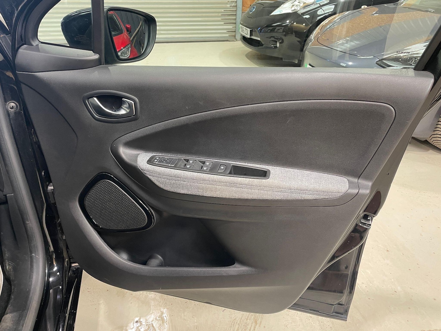 Used Renault Zoe 2021 for sale - 78034034: Photo 32