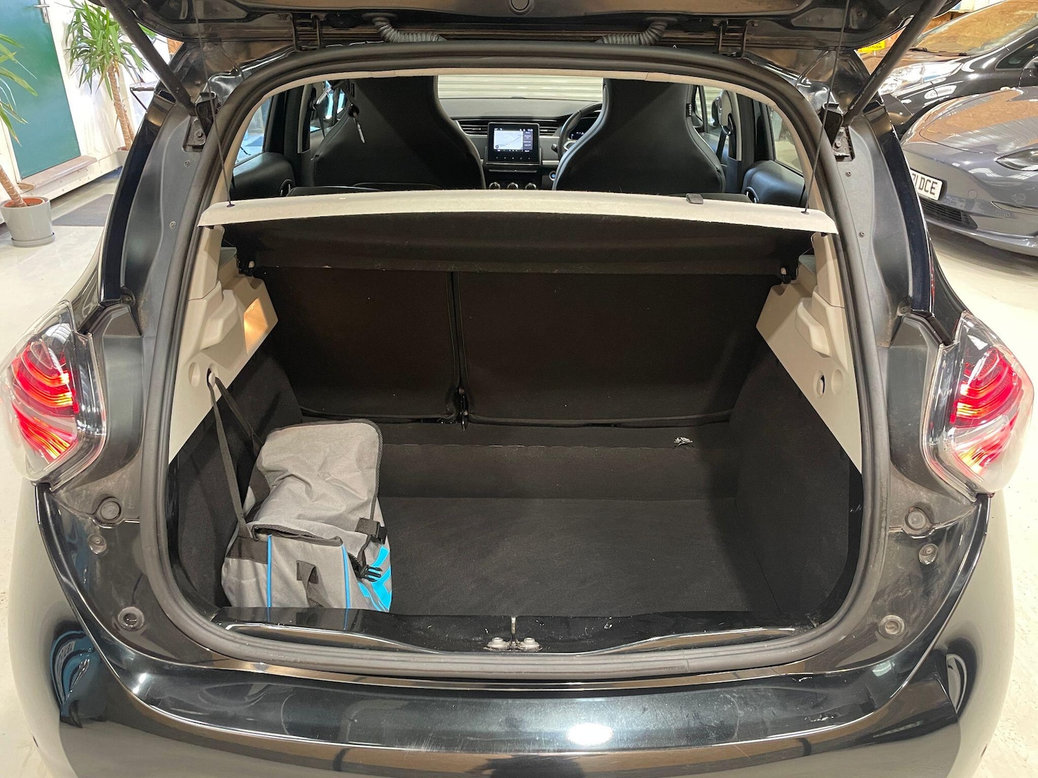 Used Renault Zoe 2021 for sale - 78034034: Photo 35