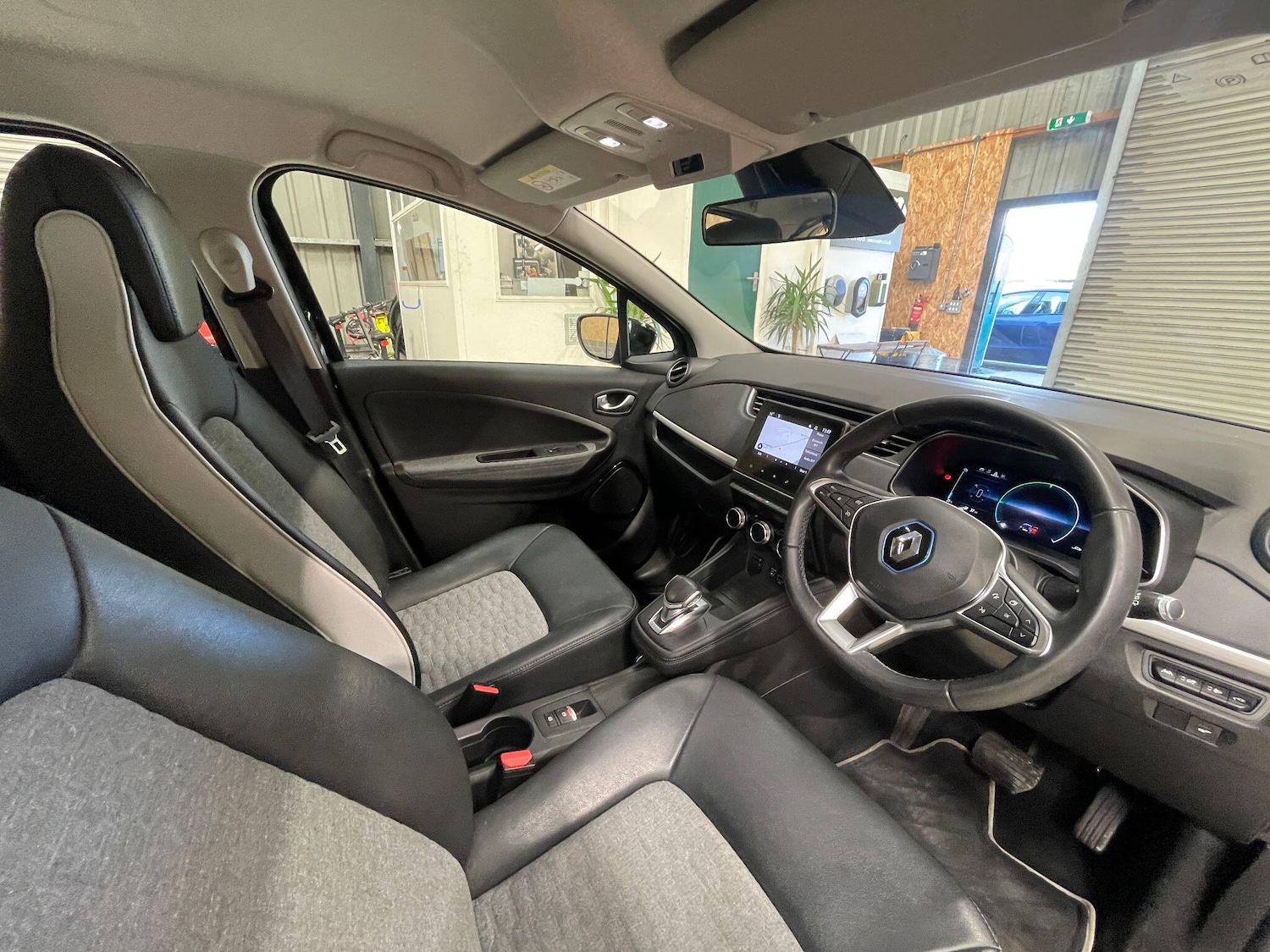 Used Renault Zoe 2021 for sale - 78034034: Photo 44