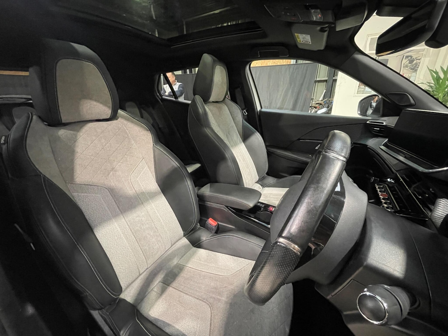 Used Peugeot 2008 2021 for sale - 76408904: Photo 25