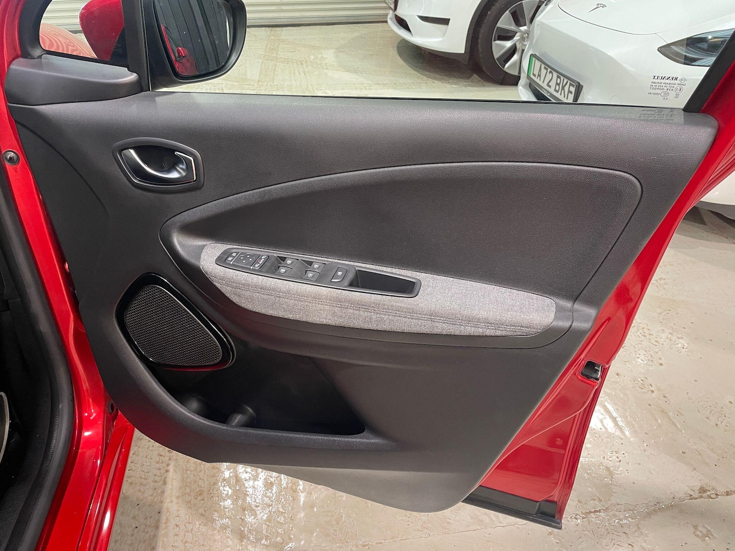 Used Renault Zoe 2020 for sale - 77646130: Photo 28