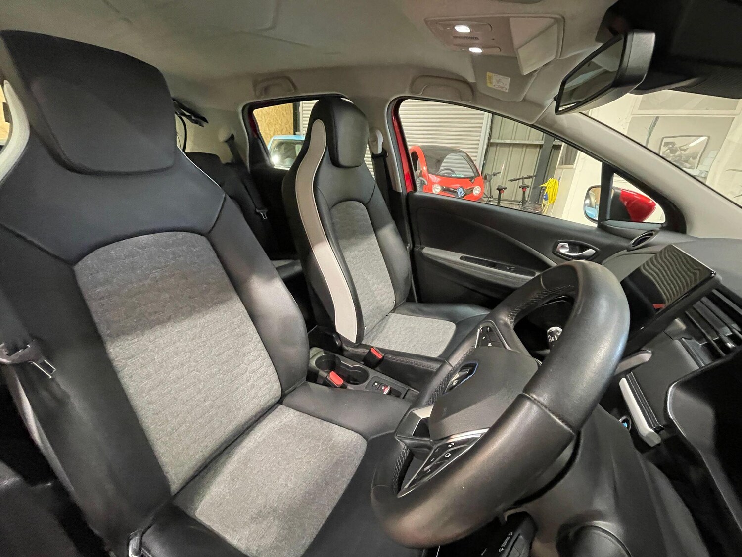 Used Renault Zoe 2020 for sale - 77358345: Photo 24