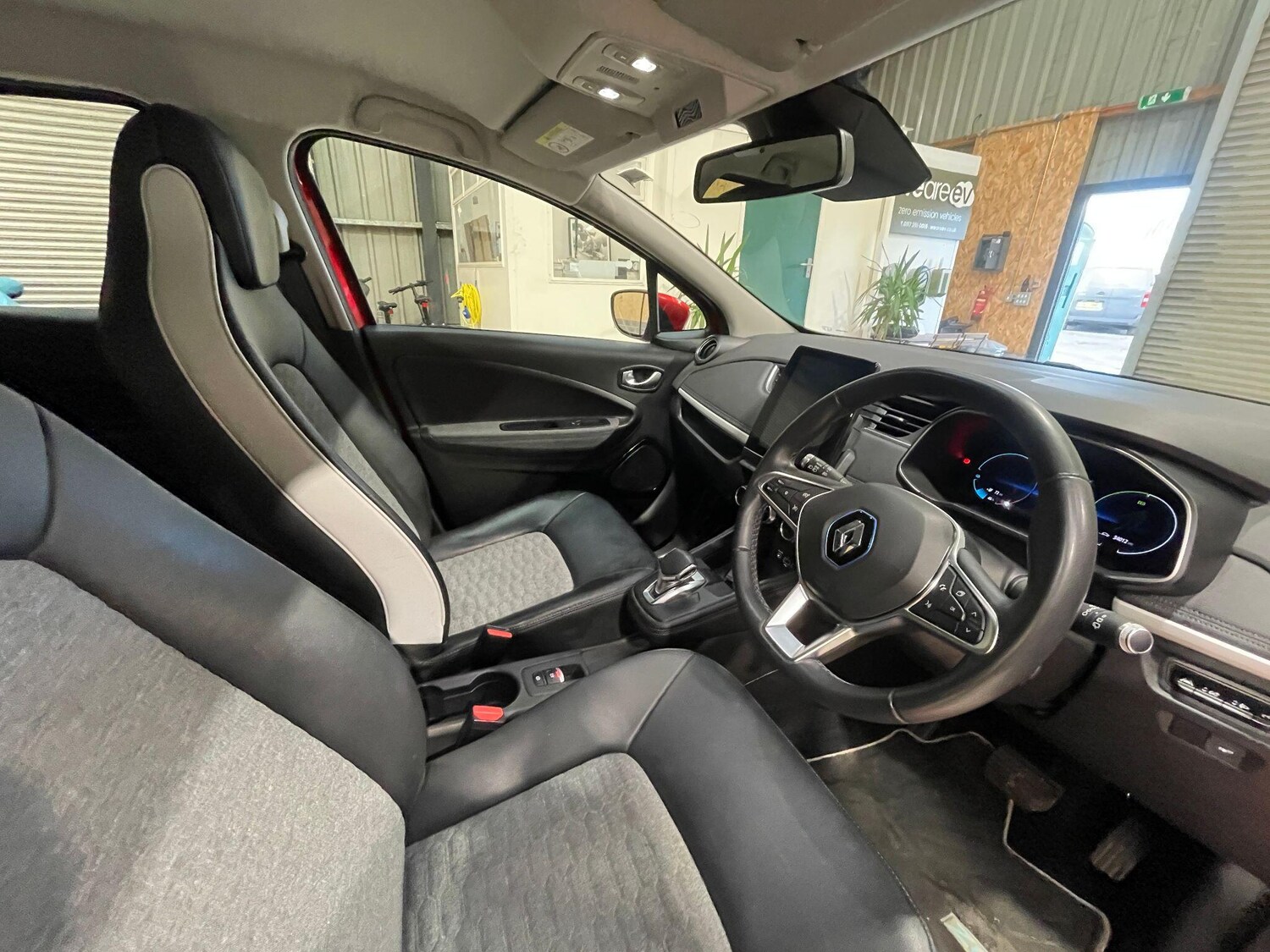 Used Renault Zoe 2020 for sale - 77358345: Photo 48