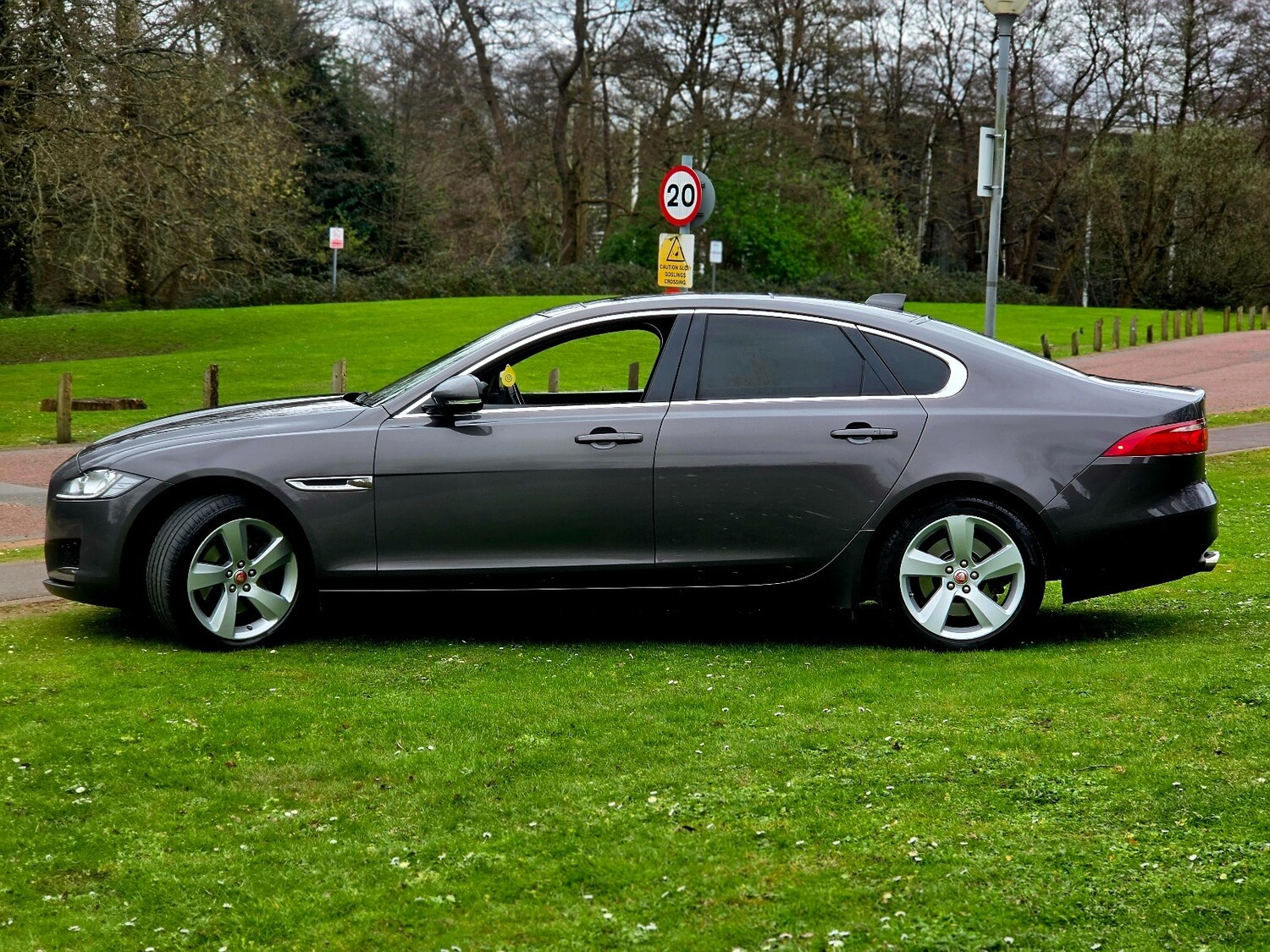 Used Jaguar XF 2017 for sale - 78060474: Photo 4