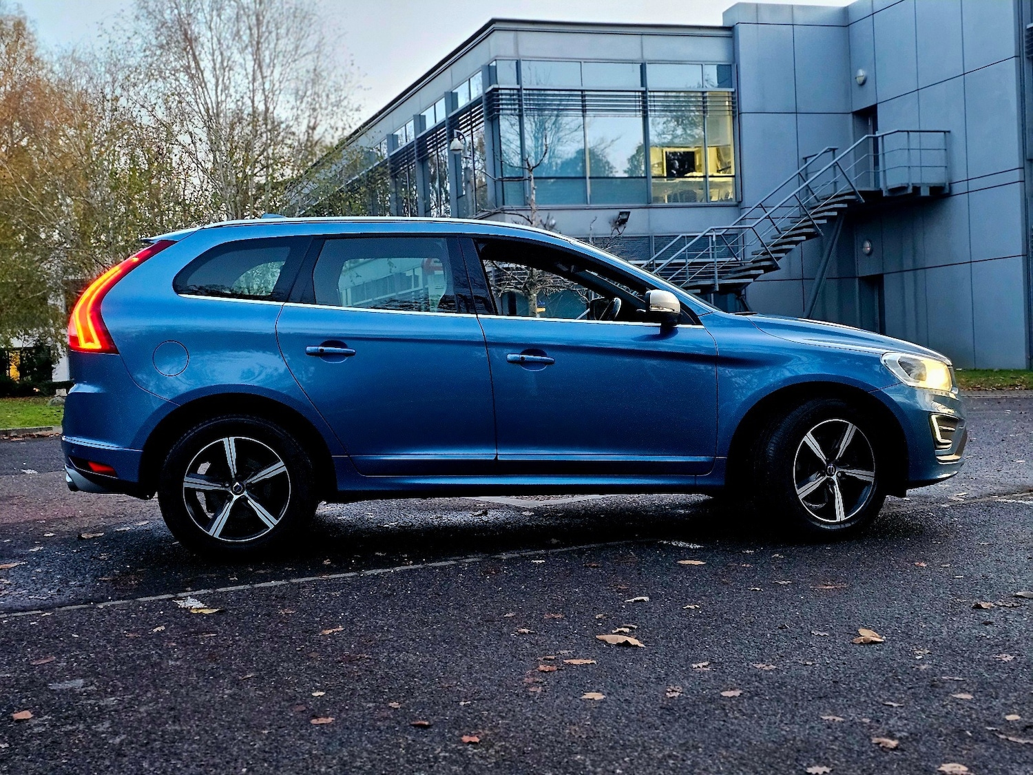 Used Volvo XC60 2017 for sale - 76670080: Photo 3
