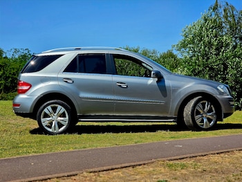 Used Mercedes-Benz M Class 2011 for sale - 79017943: Photo