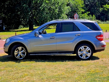 Used Mercedes-Benz M Class 2011 for sale - 79017943: Photo