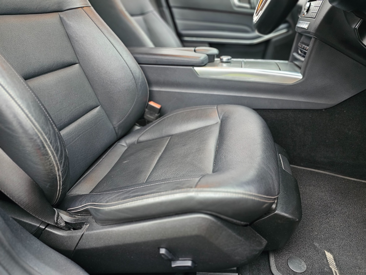 Used Mercedes-Benz E Class 2015 for sale - 77033712: Photo 11