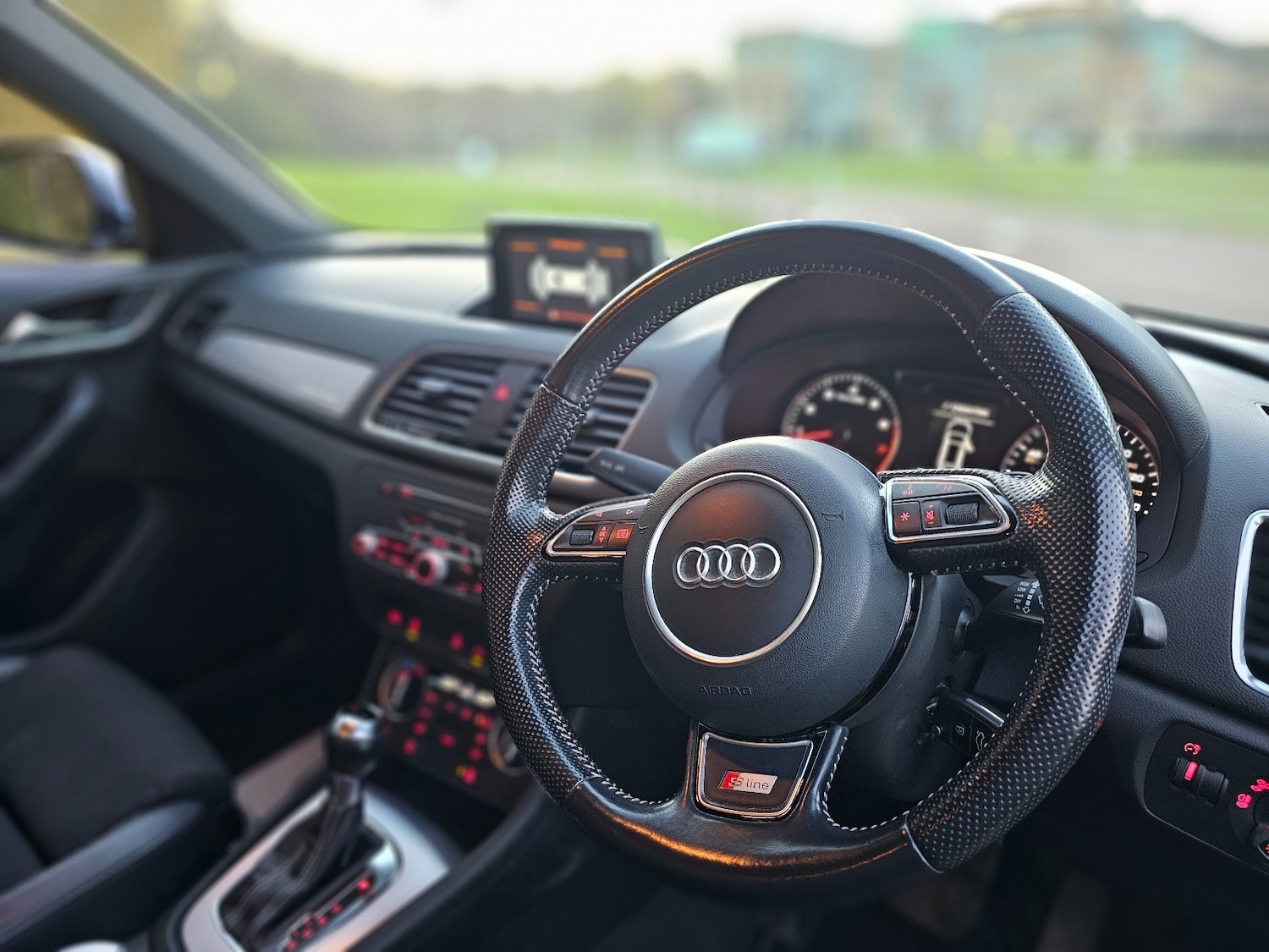 Used Audi Q3 2015 for sale - 76669920: Photo 10